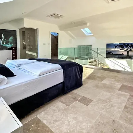 1 Bedroom Beautiful Apartment In Sibenik شيبينيك