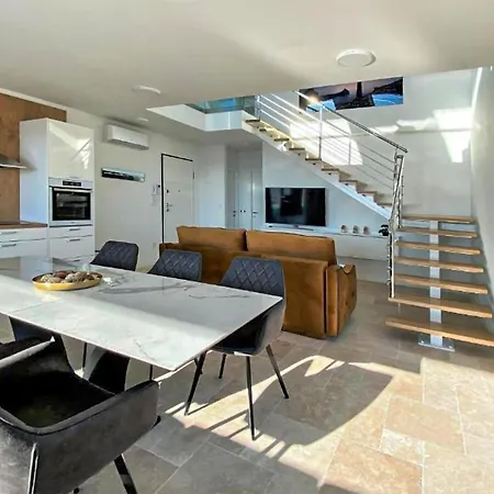 شقة 1 Bedroom Beautiful Apartment In Sibenik شيبينيك